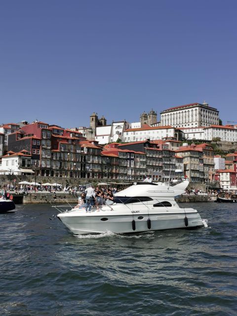 Porto: Luxury Yacht Tour of the 6 Bridges and Douro Estuary - Setting off from Douro Marina in Vila Nova de Gaia