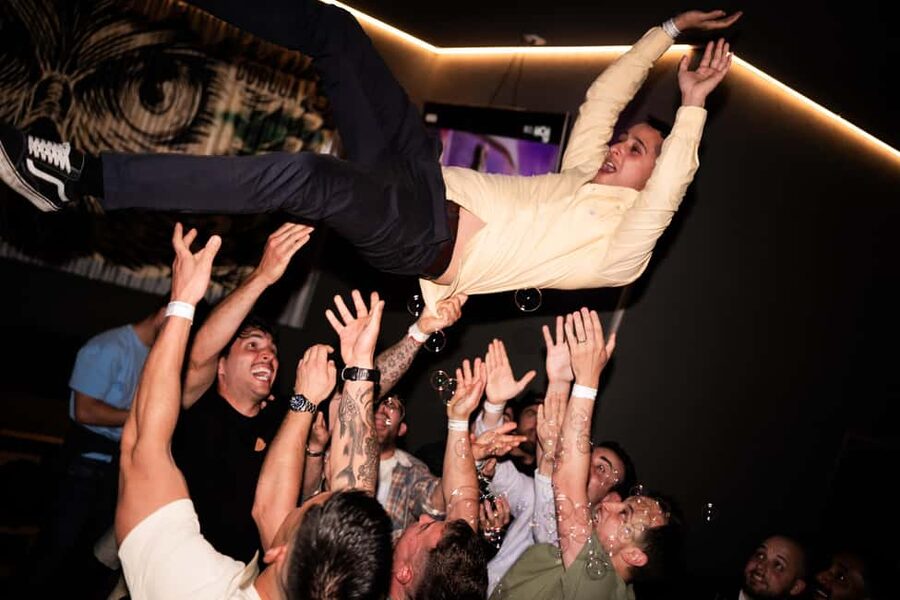 Porto: Pub Crawl with 7 Drinks, Games, and VIP Club Entry - Key points to know before booking