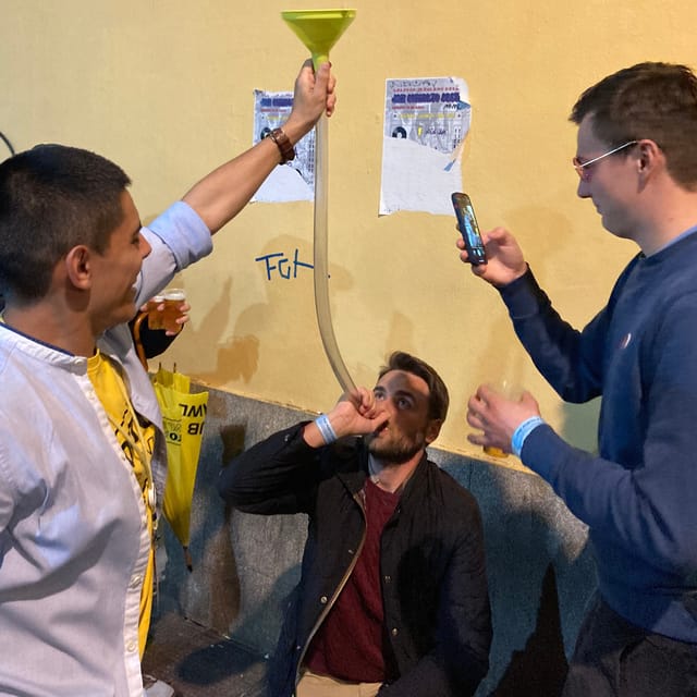 Porto: Pub Crawl with 7 Drinks, Games, and VIP Club Entry - Should you book it?