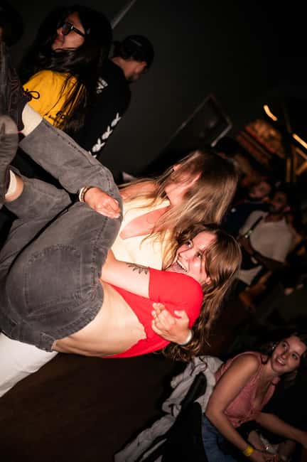 Porto: Pub Crawl with 7 Drinks, Games, and VIP Club Entry - What the $20 price really covers