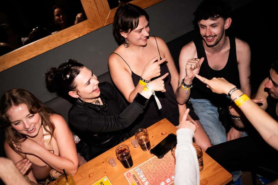 Porto: Pub Crawl with 7 Drinks, Games, and VIP Club Entry - The people make or break the night