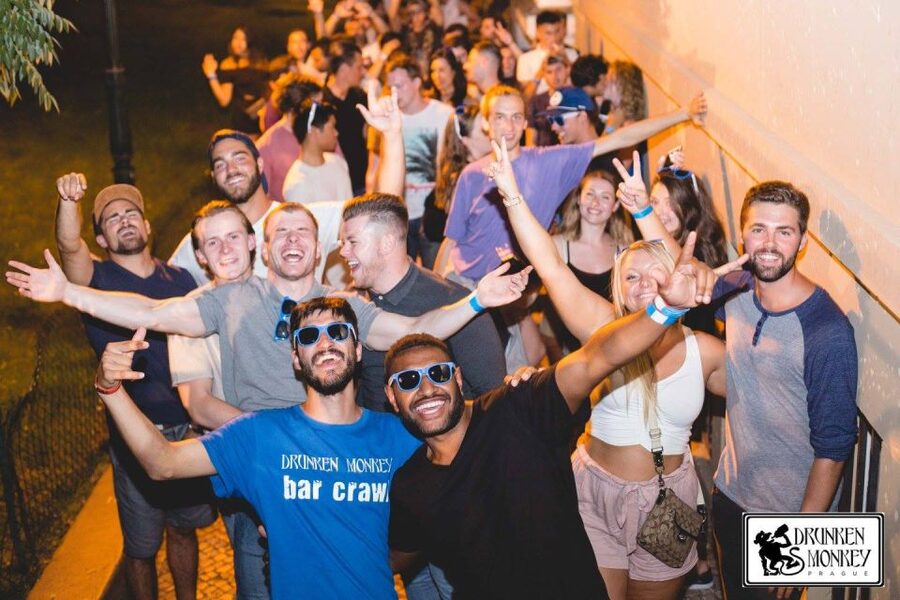 Prague: Pub Crawl with Open Bar and VIP Entry - Finishing at a major Prague nightclub