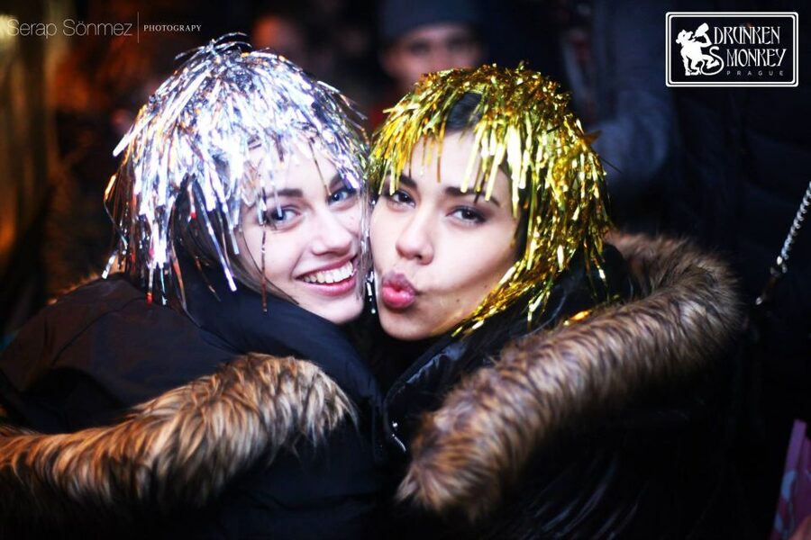 Prague: Pub Crawl with Open Bar and VIP Entry - Choosing between the 8 PM crawl and 10 PM pregame