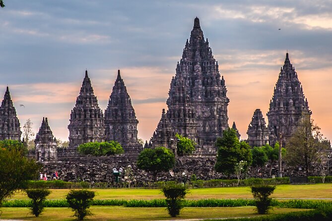 Prambanan Temple and Ramayana Ballet Show (VIP Seat with dinner) - Exploring Prambanan with a local guide
