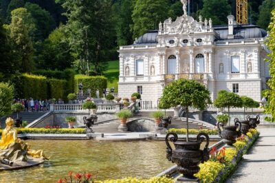 Premium Neuschwanstein Castle and Linderhof VIP Tour from Munich