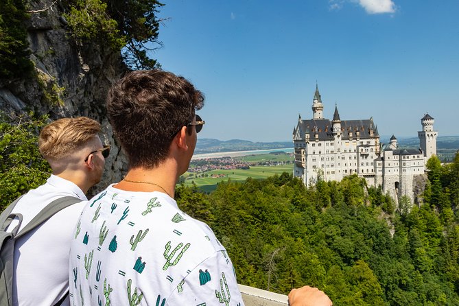 Premium Neuschwanstein Castle and Linderhof VIP Tour from Munich - Walking, winter weather, and mobility concerns