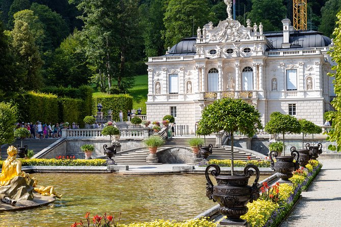 Premium Neuschwanstein Castle and Linderhof VIP Tour from Munich - The premium coach makes the long ride easier