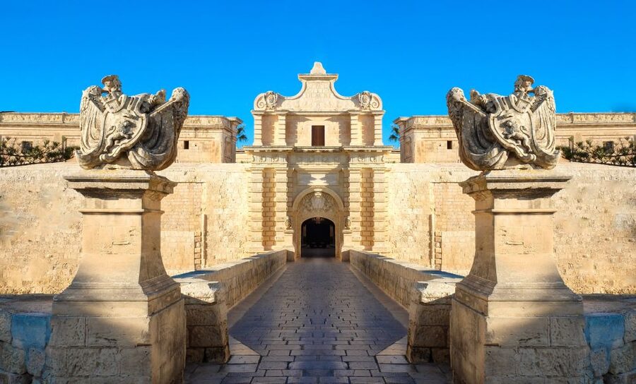 Private Driver to roam the island of Malta (VIP) - Comfort, Snacks, and the Small Practical Extras