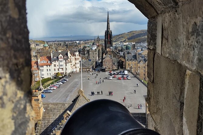 Private Edinburgh Full Day Guided Tour in a Black Cab LEVC TX - Holyrood, Duddingston, and the city’s quieter side