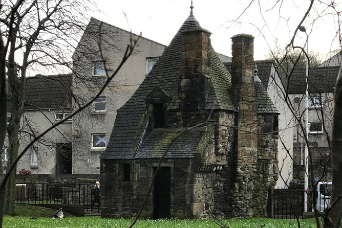 Private Edinburgh Full Day Guided Tour in a Black Cab LEVC TX - Rosslyn Chapel and the final hour