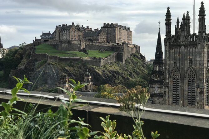 Private Edinburgh Full Day Guided Tour in a Black Cab LEVC TX - New Town, Calton Hill, and Edinburgh views