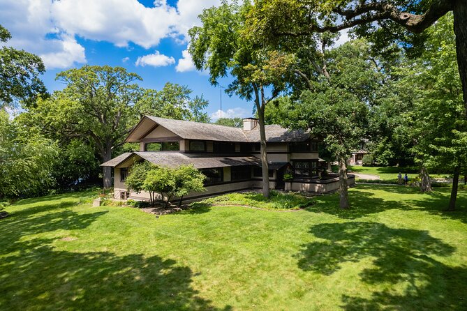Private Frank Lloyd Wright Architectural Tour by Luxury Vehicle - No guide means no built-in architecture lesson