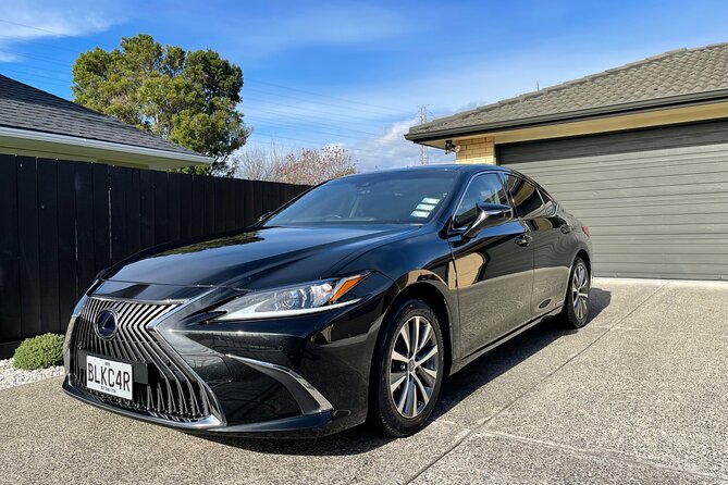 Private Luxury Airport Transfers in Auckland – Sedans & Vans - The 50-minute ride into Auckland City