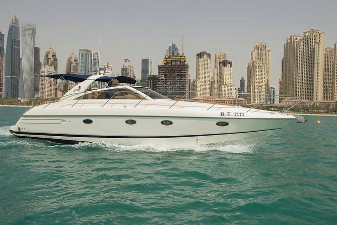 Private Luxury Everest Yacht Cruise from Dubai Marina - JBR Beach and Palm Jumeirah from offshore