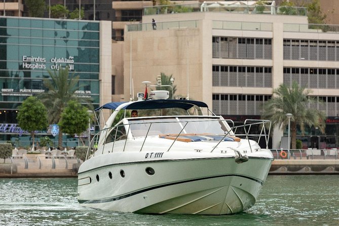Private Luxury Everest Yacht Cruise from Dubai Marina - Why an evening departure can be worth it