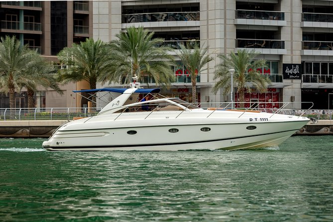 Private Luxury Everest Yacht Cruise from Dubai Marina - Crew service and the human side of the trip