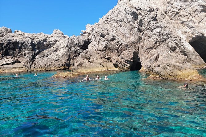 Private luxury speedboat tour-Islands, caves, beaches, snorkeling - Šunj Beach and the easy finish