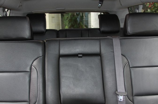 Private Luxury SUV Airport Transfer (Round-Trip) - The small group question: when this works best