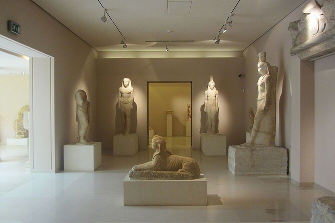 Private Luxury Tour: Marathon – Battle & Run That Changed History - Ancient objects at the Archaeological Museum of Marathon