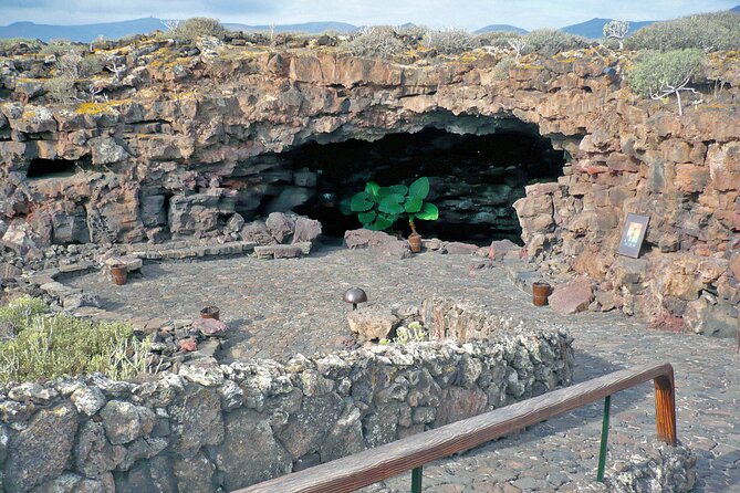Private luxury Tour of Jameos del Agua and Cueva de los Verdes in Lanzarote - Practical details that matter