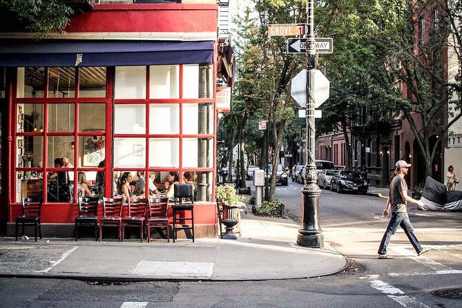 Private Luxury Tour of NYC With Transportation - What the guides add to the day