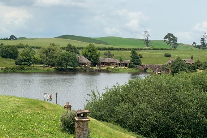 Private Luxury Tour to Hobbiton Movie Set & Waitimo Glowworm Cave - What the $1,675.55 price really covers