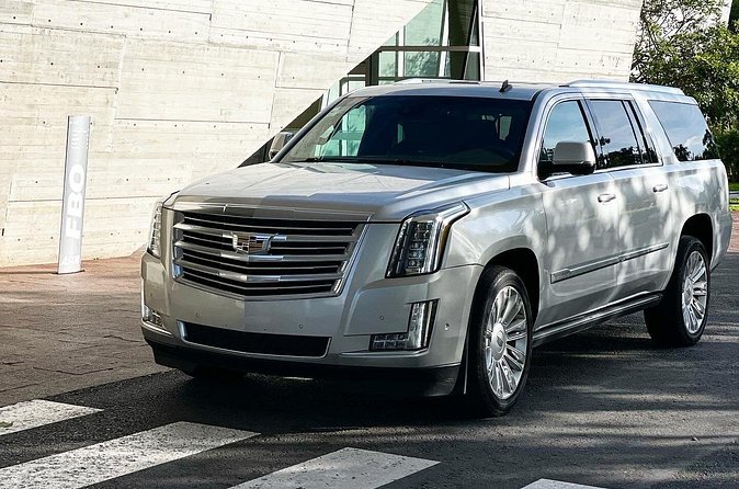 Private Luxury Transfer from Airport to Playa del Carmen - Luxury value, and where it can fall short