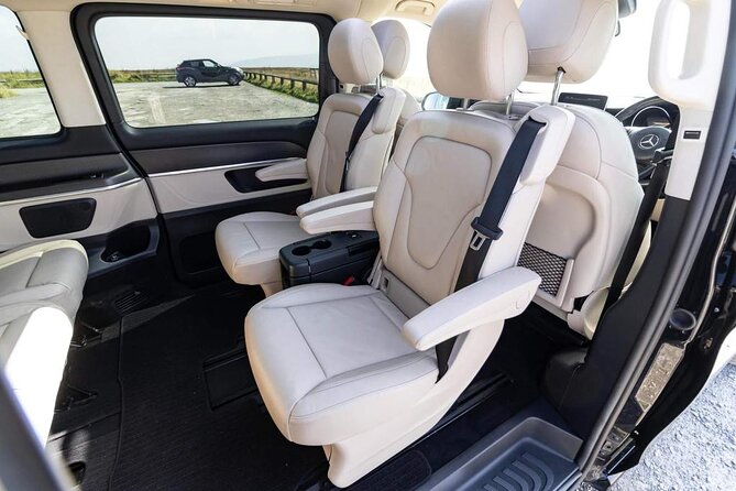Private luxury transfer from Edinburgh Airport to Edinburgh - Drivers who add local help to the ride