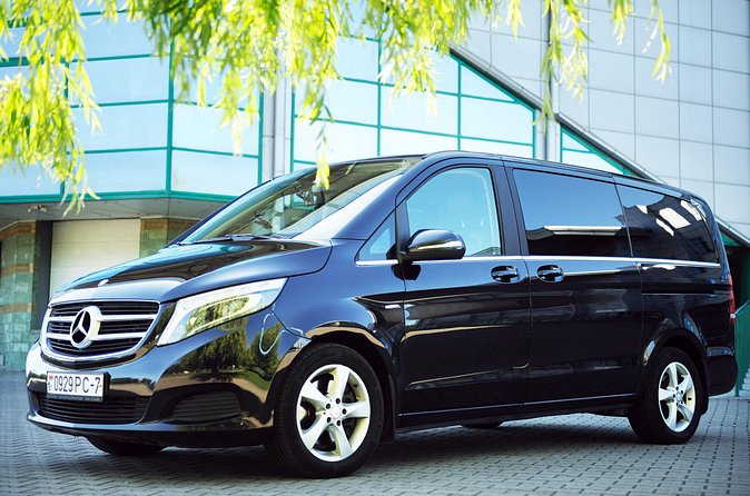 Private Luxury Transfers in Athens, Piraeus Port & Athens Airport - Who should book this transfer