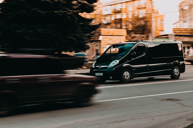 Private Luxury Transportation Between Rome and Civitavecchia Port - Key points to know before booking