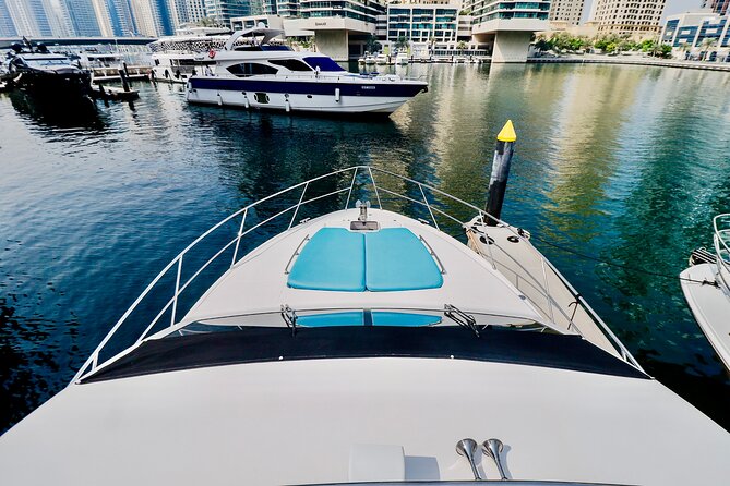 Private Luxury Yacht cruise around Atlantis and Dubai Marina - How the price works for a private group