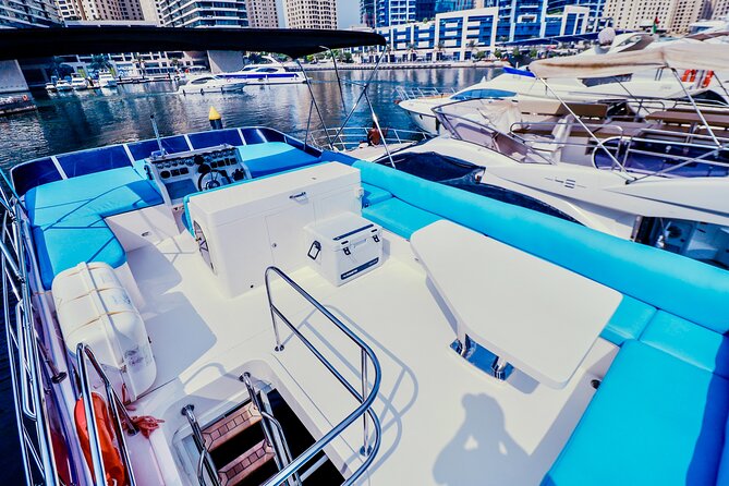 Private Luxury Yacht cruise around Atlantis and Dubai Marina - Who will enjoy this yacht cruise most
