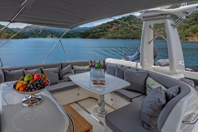 Private Luxury Yacht Cruise on Bosphorus - The second bridge and Beylerbeyi Palace