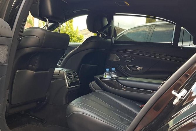 Private Melbourne CBD Sightseeing Tour – luxury vehicle - A private airport ride, not a city sightseeing tour