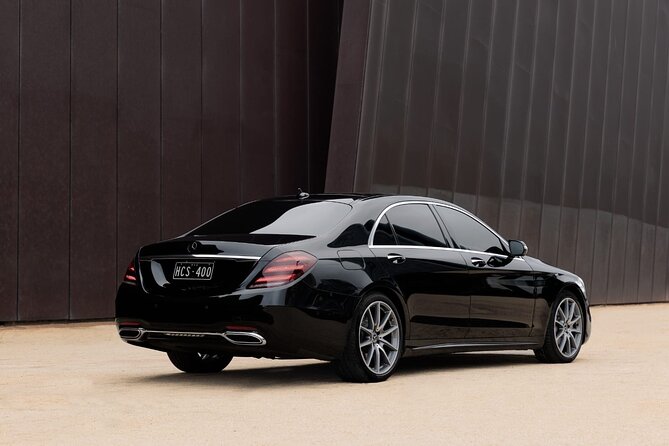 Private Melbourne CBD Sightseeing Tour – luxury vehicle - Arrival transfers: the easiest way to start