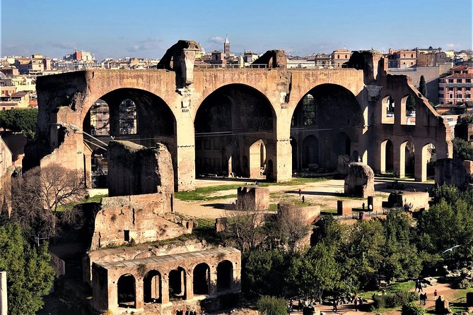 Private Rome WOW Tour in 1 Day: Luxury Car, Guide, Tkts & Lunch! - The car, driver, and real value of the price