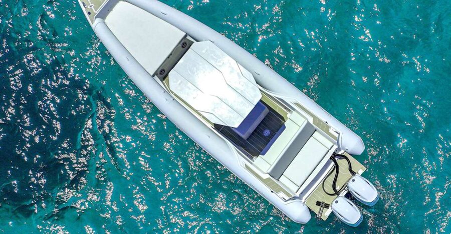 Private VIP boat tour in cyclades - Key points at a glance