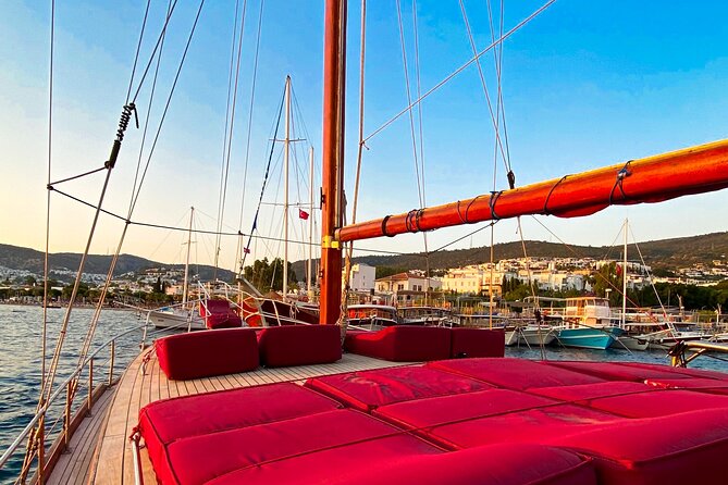 Private VIP Gulet Boat Tour With Lunch in Bodrum For 6 Hour - The boat, crew, and level of service