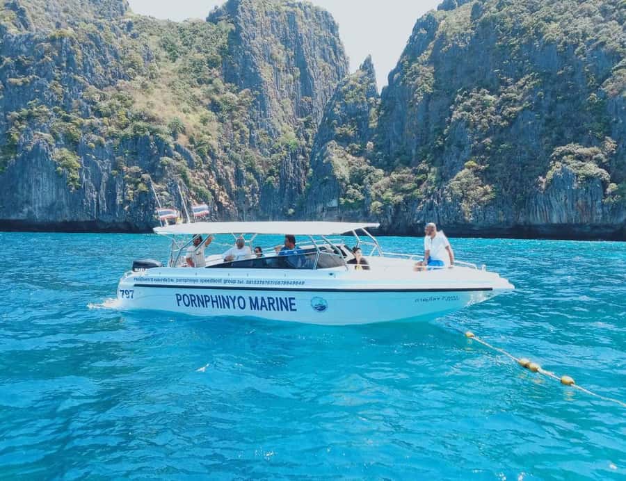 Private VIP Speed Boat Charter to Phi Phi Islands - Snorkeling and swimming around Phi Phi Don