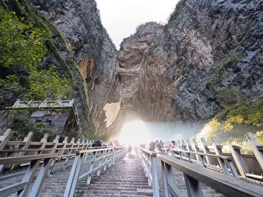 Private VIP Zhangjiajie Tianmen Mountain Day Tour - What the private guide adds