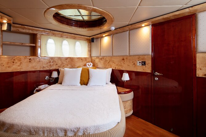 Private Yacht Dubai: Rent 61 ft Luxury Yacht up to 30 people - Ain Dubai and Bluewaters