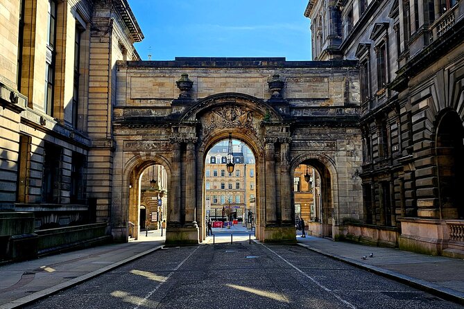 Privately Guided Day Tour of Glasgow in Luxury Minivan - Glasgow Green, the Doulton Fountain, and the People’s Palace