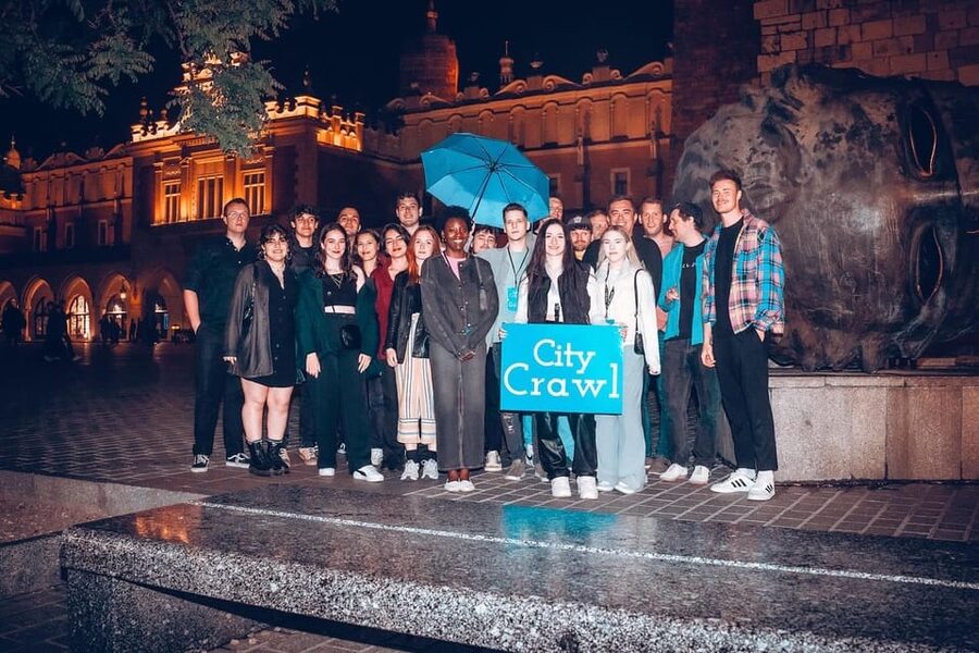 Pub Crawl - 1-hour Open Bar then Vip to 5 Clubs - Krakow - The first hour: unlimited drinks and quick introductions