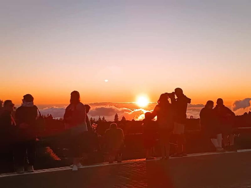 Puerto Cruz: VIP Teide Sunset & Stars, Guachiche Lunch+Cava - Mirador El Retamar protects the main event