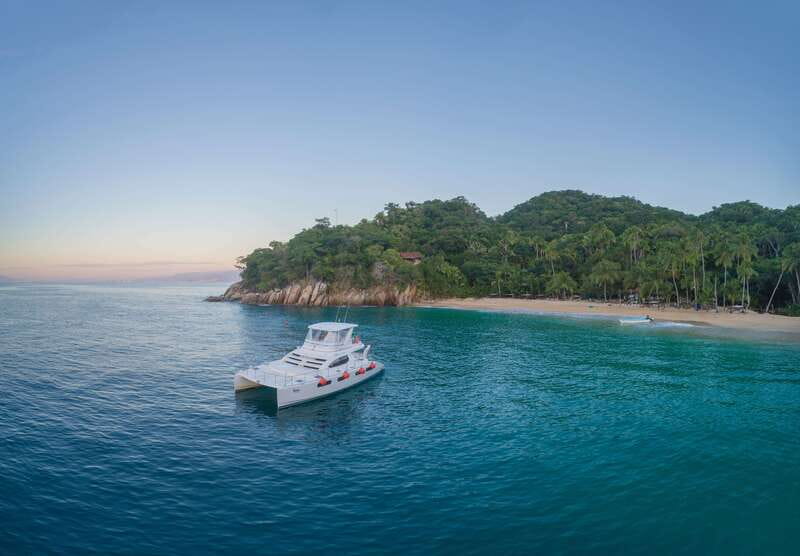 Puerto Vallarta: Luxury Yacht Tour with Lunch and Open Bar - Key points to know before booking