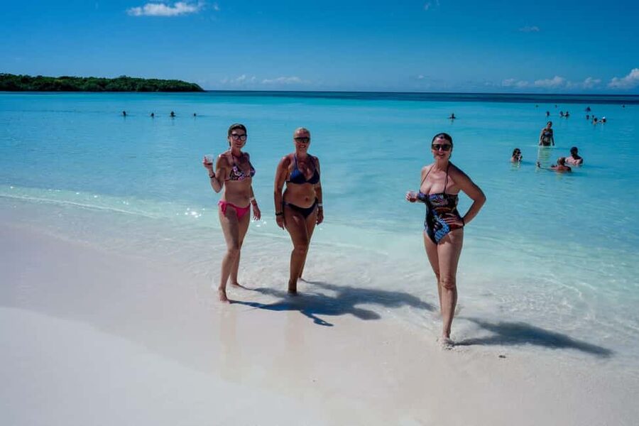 Punta Cana: Saona Island VIP 4 first-class beach and sunset - Key points to know before booking
