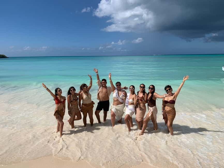 Punta Cana: Saona Island VIP 4 first-class beach and sunset - Mano Juan brings the island’s human side