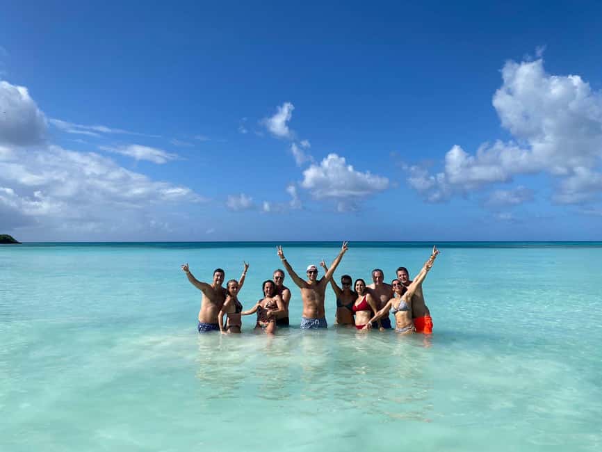 Punta Cana: Saona Island VIP 4 first-class beach and sunset - Playa Toro combines lunch and beach time