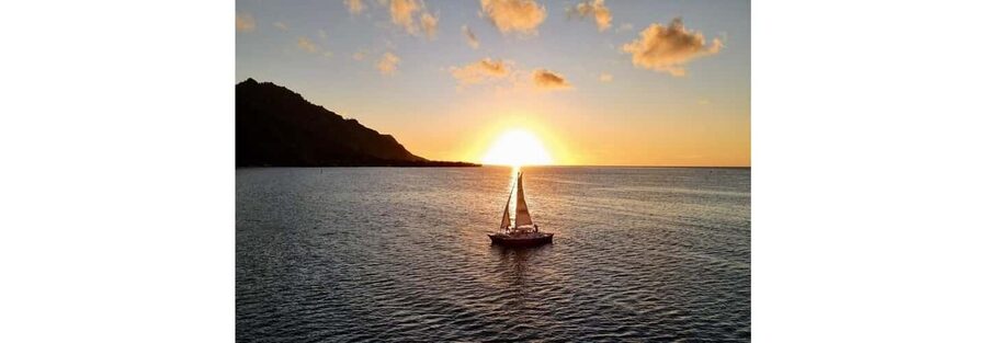 Rethymno: Luxury Sunset Cruise with Dinner and Drinks - A 3.5-hour sunset sail from Rethymno