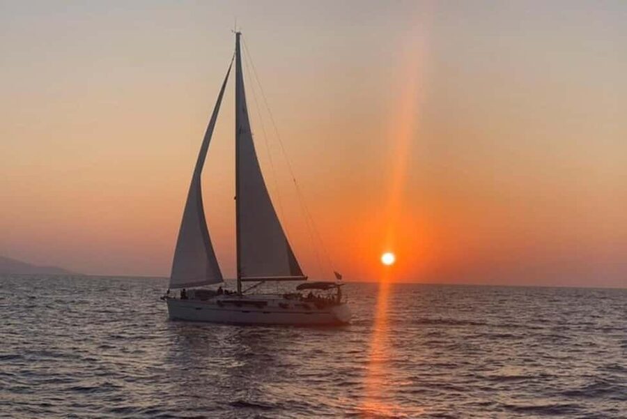 Rethymno: Luxury Sunset Cruise with Dinner and Drinks - Should you book it?